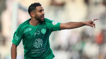 “رياض محرز قد يستمر مع الأهلي رغم فسخ العقد”!.. اتصالات رفيعة المستوى وتفاصيل العرض المفاجئ